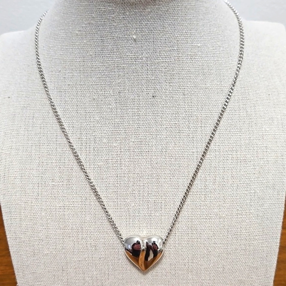 AVON SOLID HEART CHAIN LINK NECKLACE